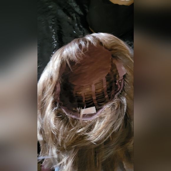 Mariah By Henry Margu Wigs In The Color 8/27/33H - Picture 8 of 8